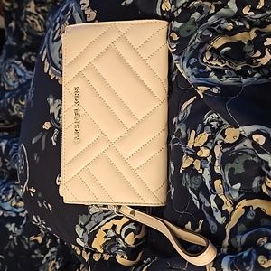 EUC MICHAEL KORS PEYTON LARGE DOUBLE ZIP WRISTLET